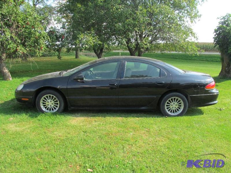 lot 4 image: Chrysler Concorde LXI