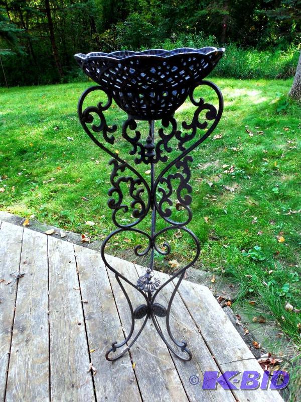 lot 5 image: Antique Ornate Tall Cast Iron Victorian Plant Stand