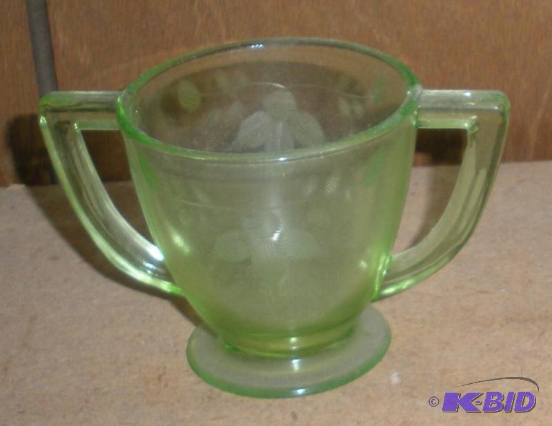 lot 010 image: Green Depression Glass Sugar Bowl