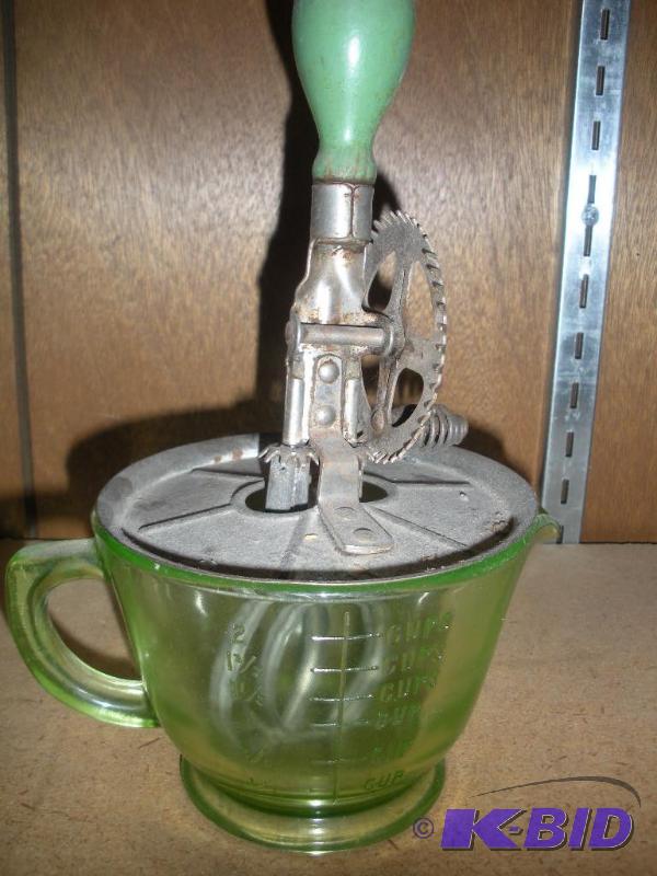 lot 015 image: Green Depression Glass Blender, Bowl and Top (Very Rare)