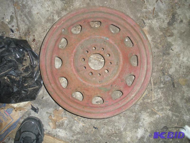lot 026 image: Two Vintage Wheels (1930s)