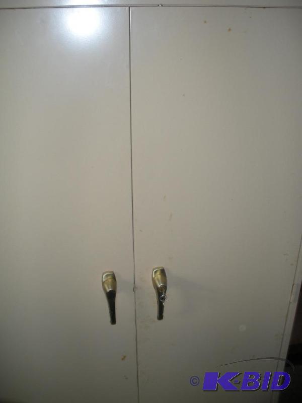lot 032 image: Large Safe Cabinet with Locking Door and Safe (Would Make a Great Gun Safe)