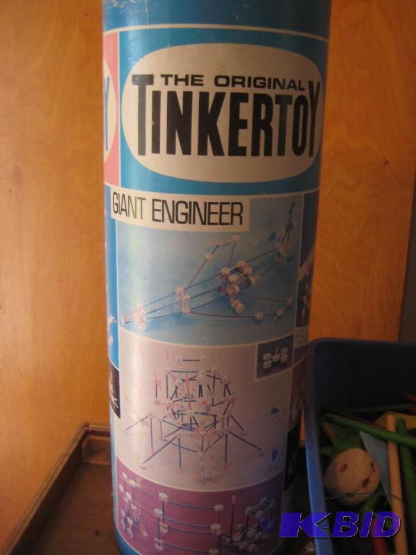 lot 046 image: Tinker Toys in the Original Container
