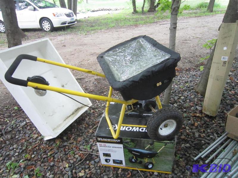NEW Seed spreader