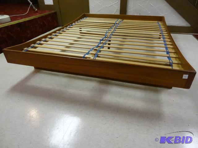 Solid teak queen size platform bed. Made in D...