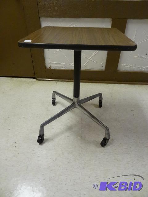Herman Miller sidetask table with aluminum b...