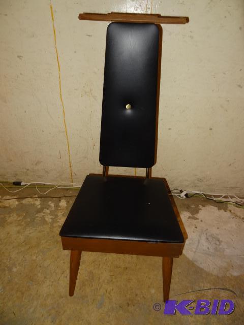 Gentlemens dressing valet. Wood look resin. T...