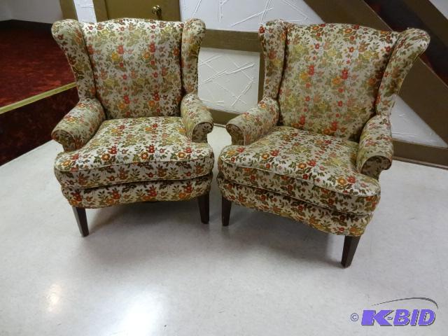 Large pair of wingback chairs in funky vintag...