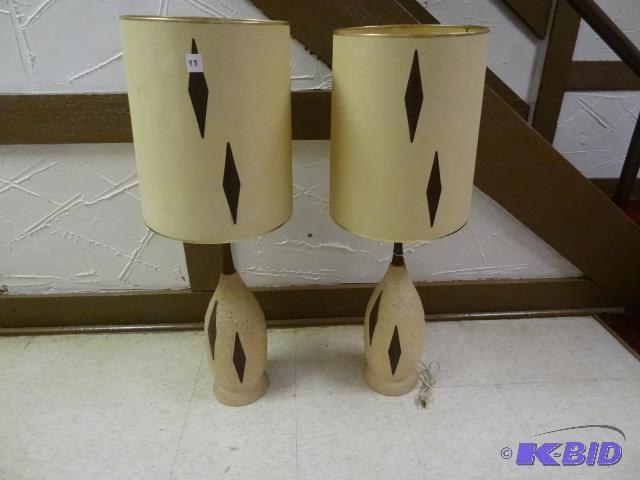 2 vintage brown diamond table lamps. 39&quot...