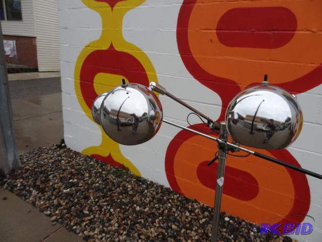 Mod 3 globe floor lamp in the style of Artelu...