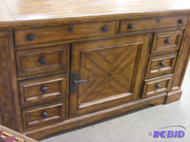 Broyhill Dresser with Mirror...
