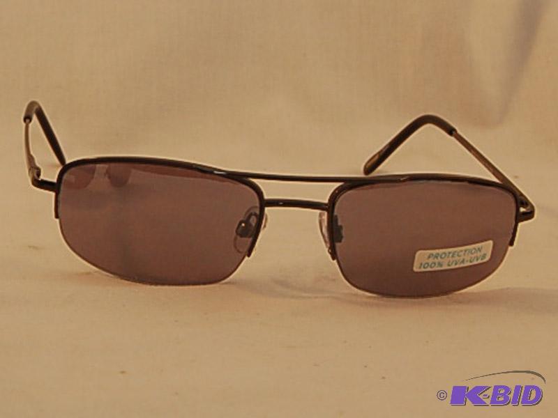 lot 12 image: (2) Pairs of Foster Grant Sunglasses