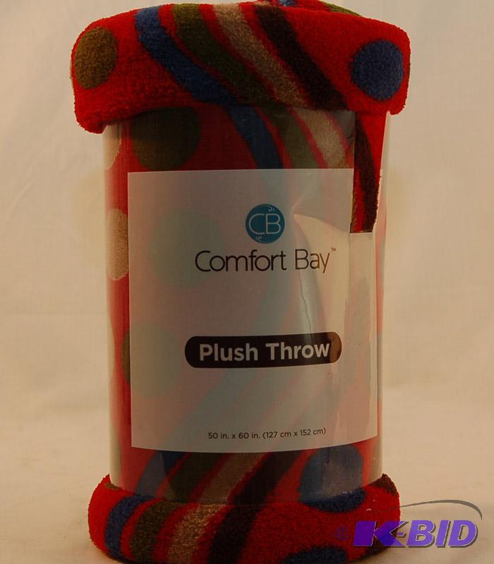 lot 21 image: Comfort Bay Red Plush Throw