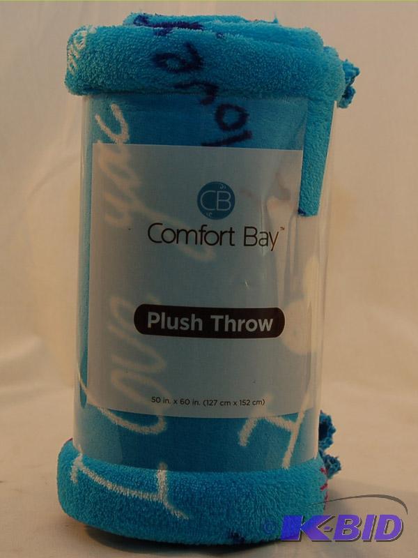 lot 23 image: Comfort Bay Blue Plush Throw
