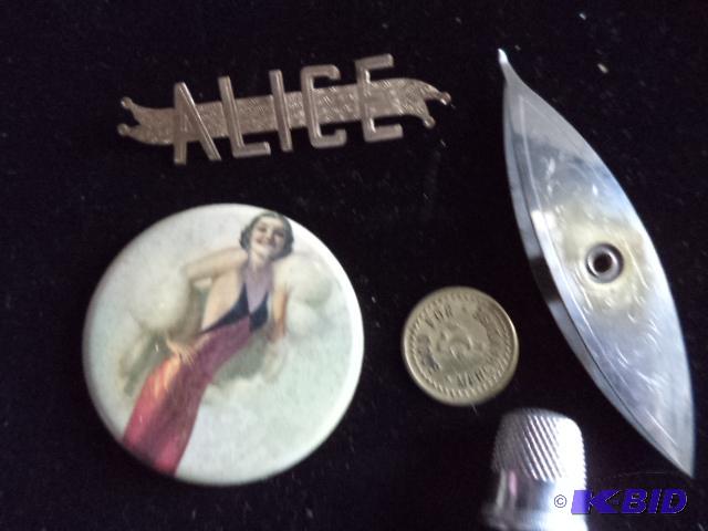 Tatting, Mirror, Token