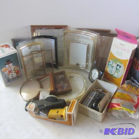 New Photo Frames, Labeler