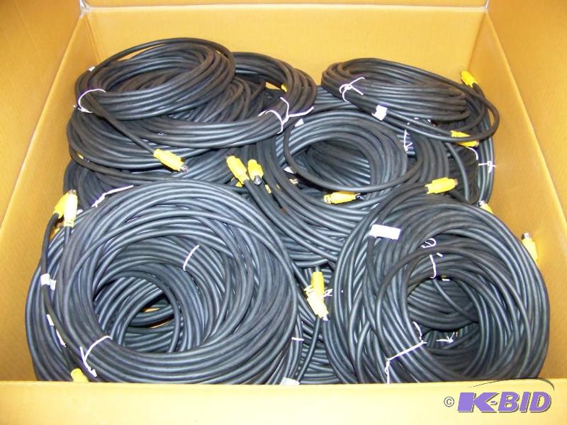 lot 109 image: Large Box of SVHS (S-Video) Cables