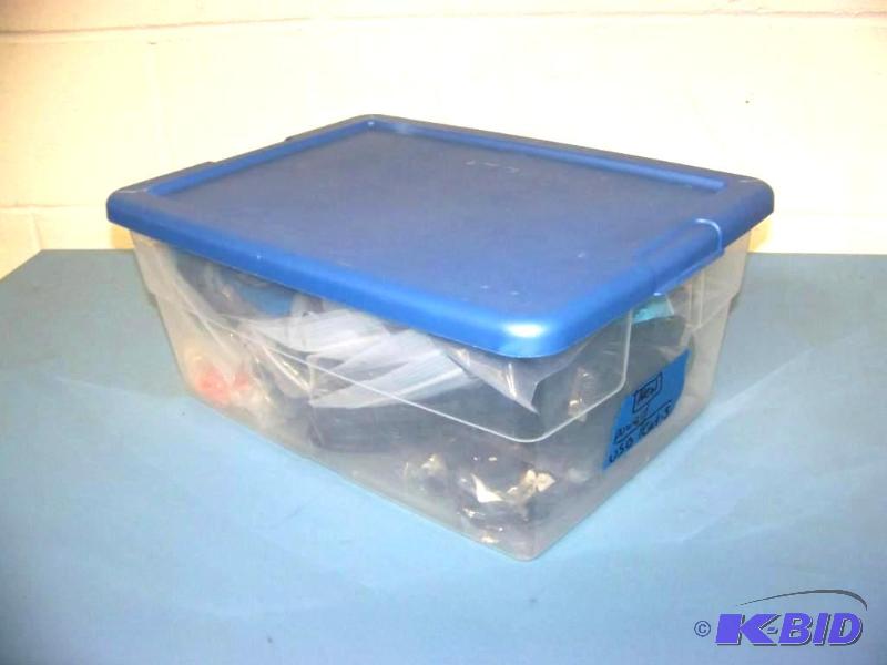 lot 113 image: Large Bin of Cables