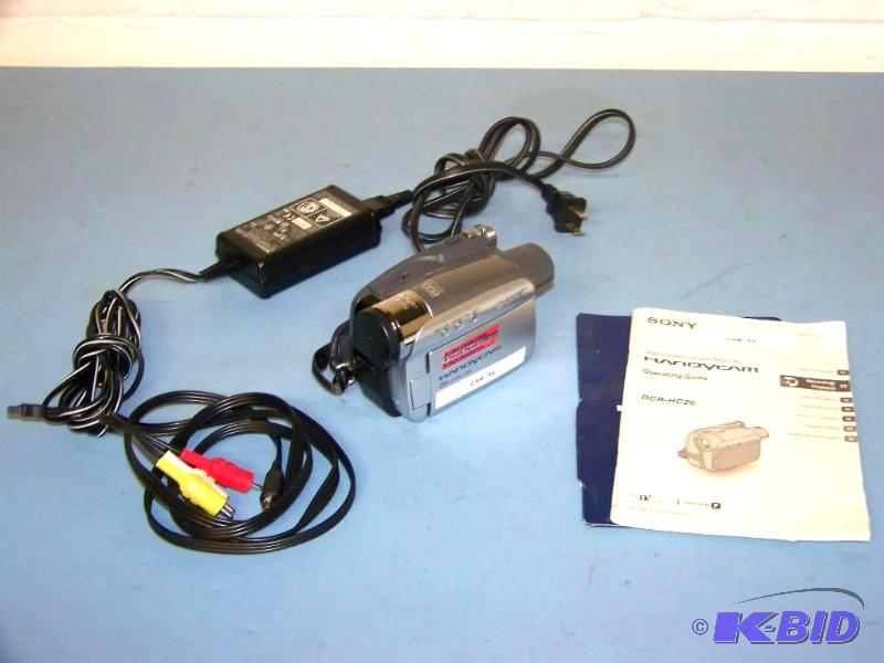 lot 19 image: Sony, HandyCam, Digital Video Camera Recorder with Carl Zeiss Lens