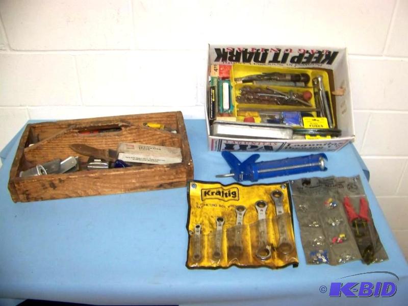 lot 24 image: Old, Vintage Tool Tray and Box of Tools