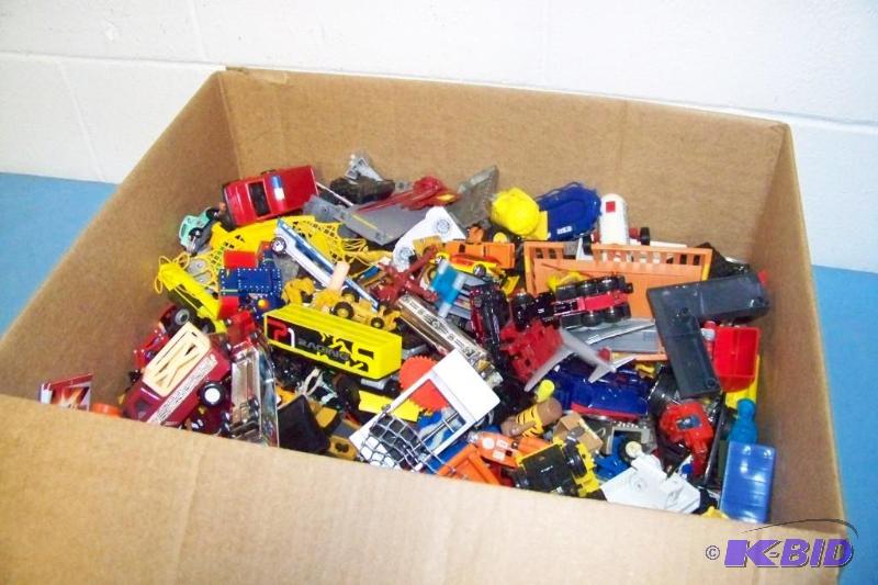 lot 48 image: Cars  Trucks  Vehicles and MANY other Toy Parts and Accessories