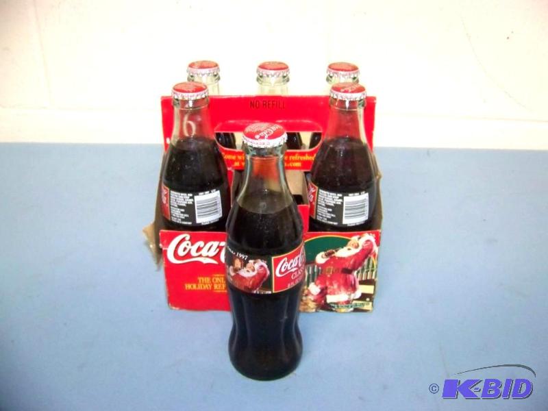 lot 5 image: Collectible, Coca-Cola, Christmas, 6 Pack of Bottles and Holder