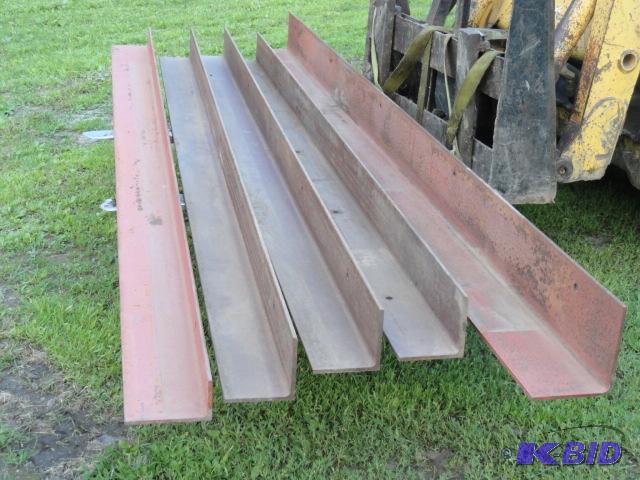 lot 1 image: Angle Iron (1) 8 x 7 x 516" - 12L, (3...