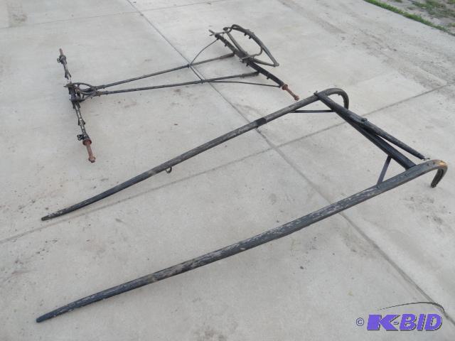lot 36 image: Buggy equipment, axle measures 63" wide...