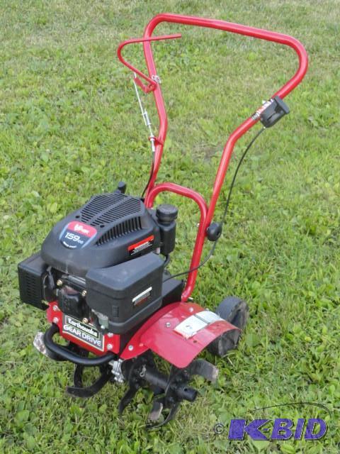 lot 43 image: Earthquake gear drive rotor tiller, Model 331...