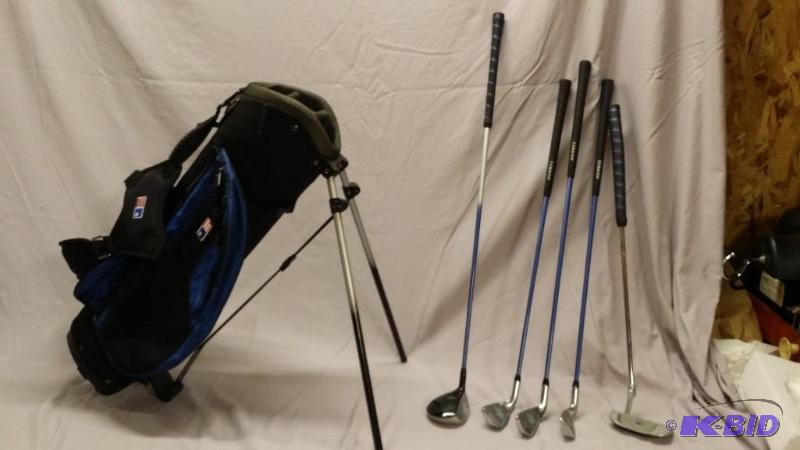 Set of Childs starter clubs right handed, inc...