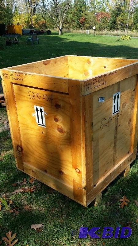 32 x 32 x 30 Wood crate on 4 x 4 blocks....
