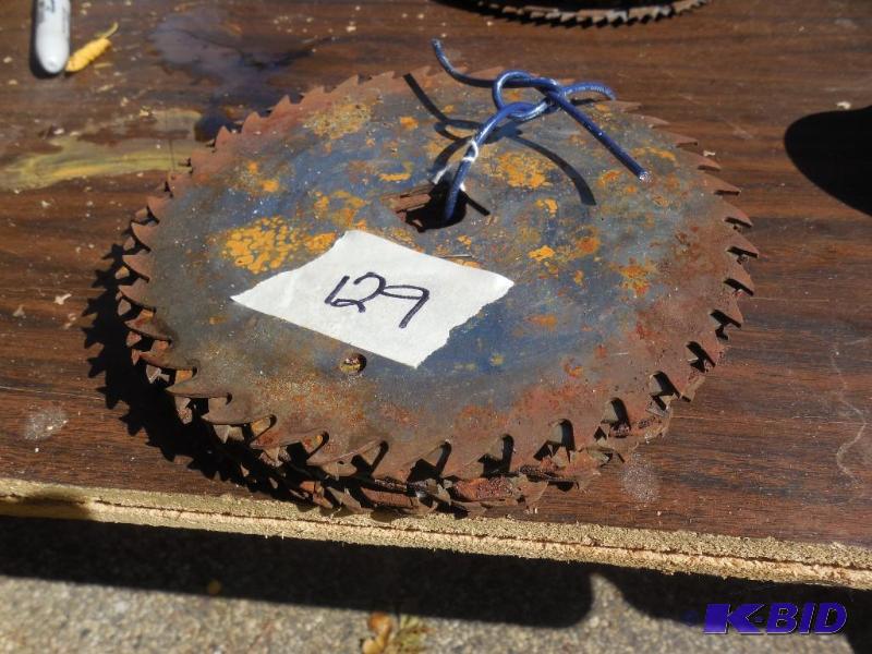 lot 129 image: 7" Saw blades...