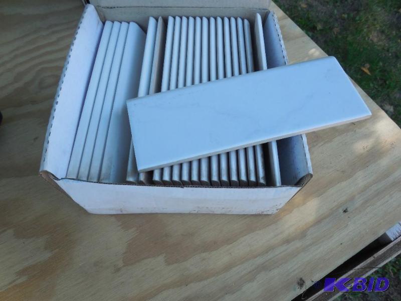 lot 138 image: 20 pieces of&nbspbull nose tile 8 x3...