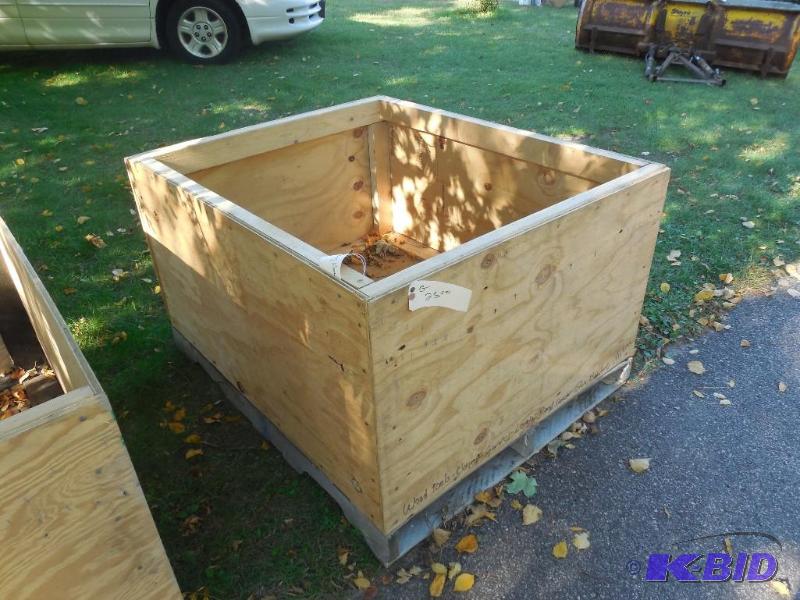 lot 185 image: Wood box built on pallet. 2 tall Great for s...