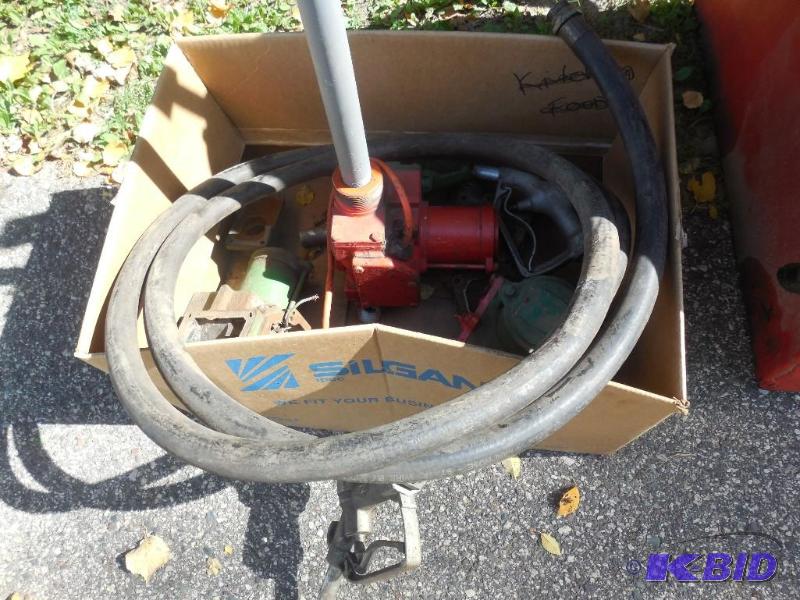 lot 4 image: Electric 12V pumps for tank, 3 motors should ...