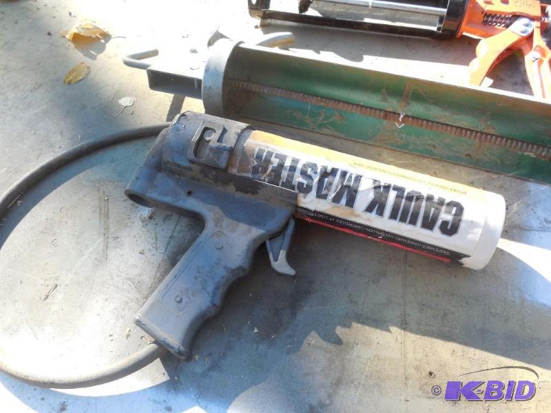 lot 43 image: Caulking guns...