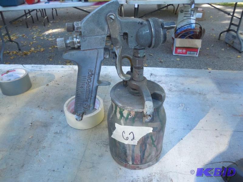lot 62 image: Spray gun...