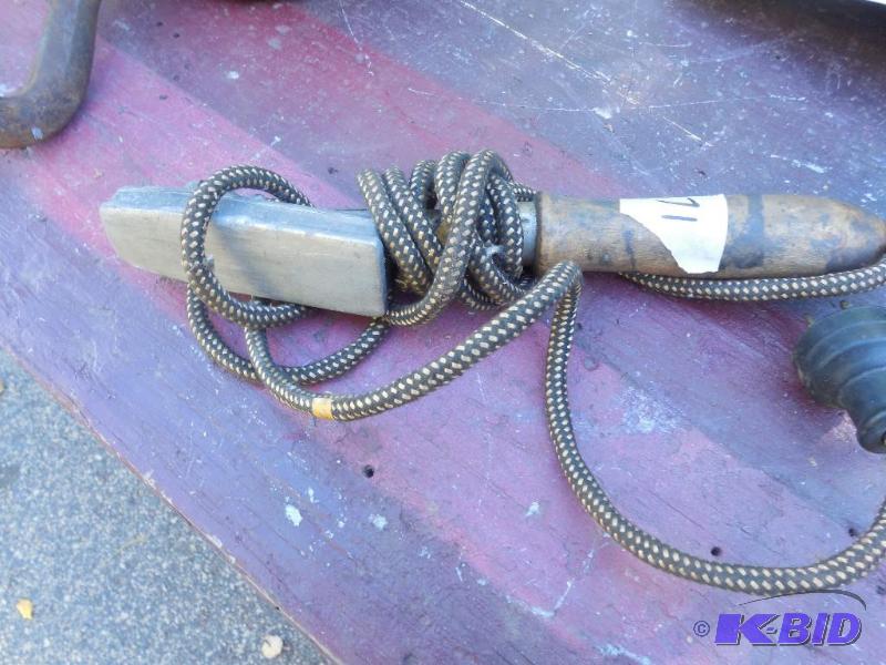 lot 71 image: Vintage carpet seamer...