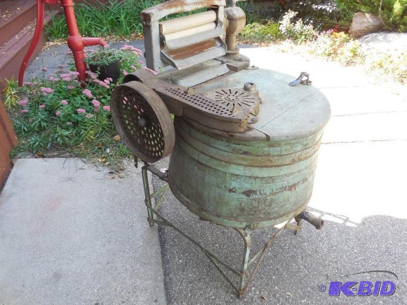 lot 8 image: Antique Washing Machine by Dexter Co.  M...
