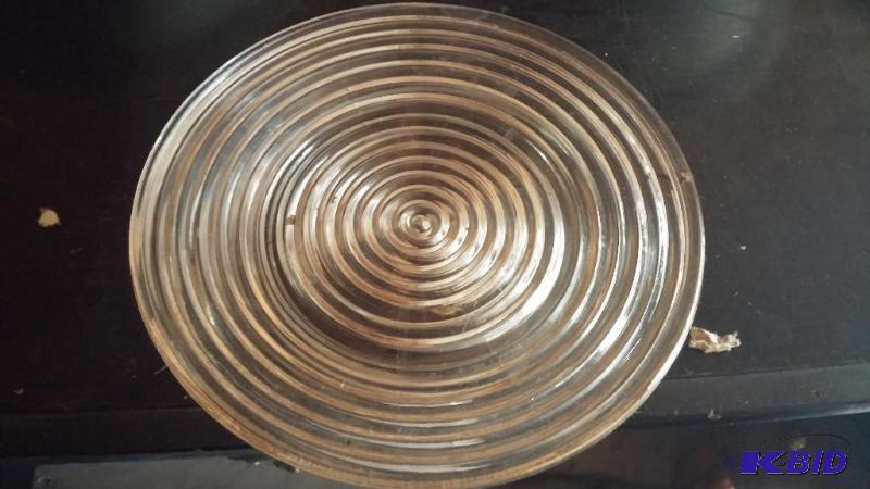 Set of 2 clear depression glass dinner plates...