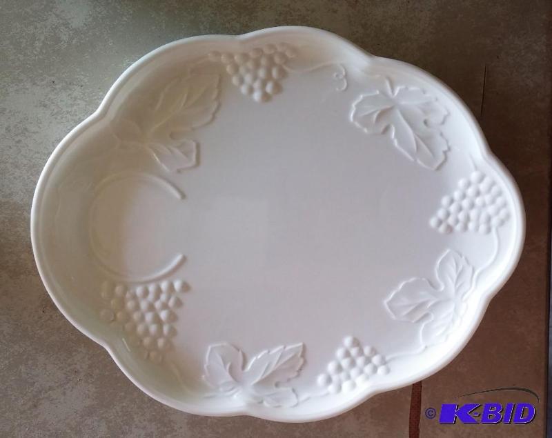 Set of 3 Milk House snack platters with cups...