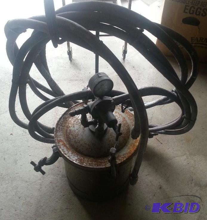 2 12 Gal Pressure Pot Gun...
