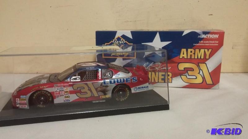MIKE SKINNER #31 LOWES ARMED FORCESARMY 2000...