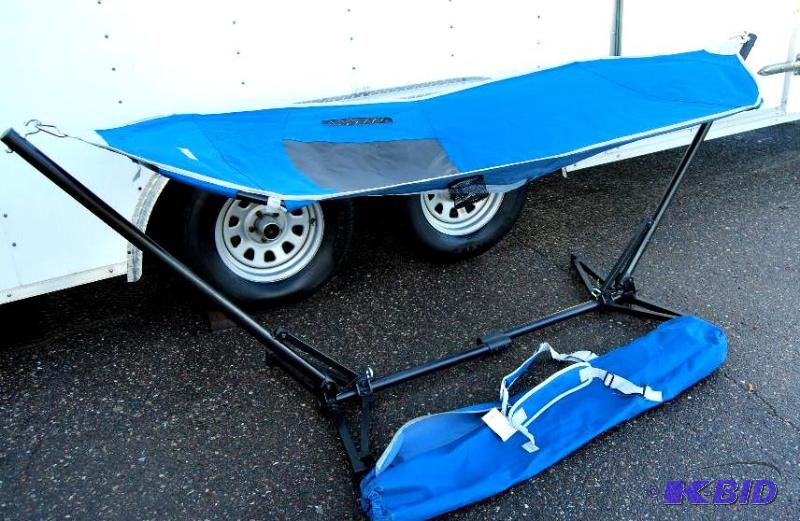 lot 19 image: Deluxe Folding Hammock, no carry bag, new....