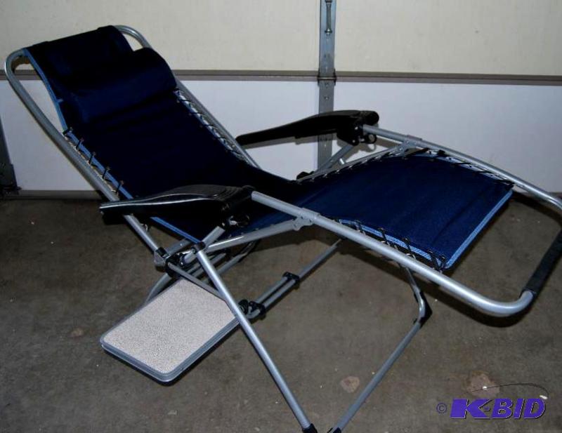lot 62 image: MAC Sports Anti Gravity Lounger, built-in sid...