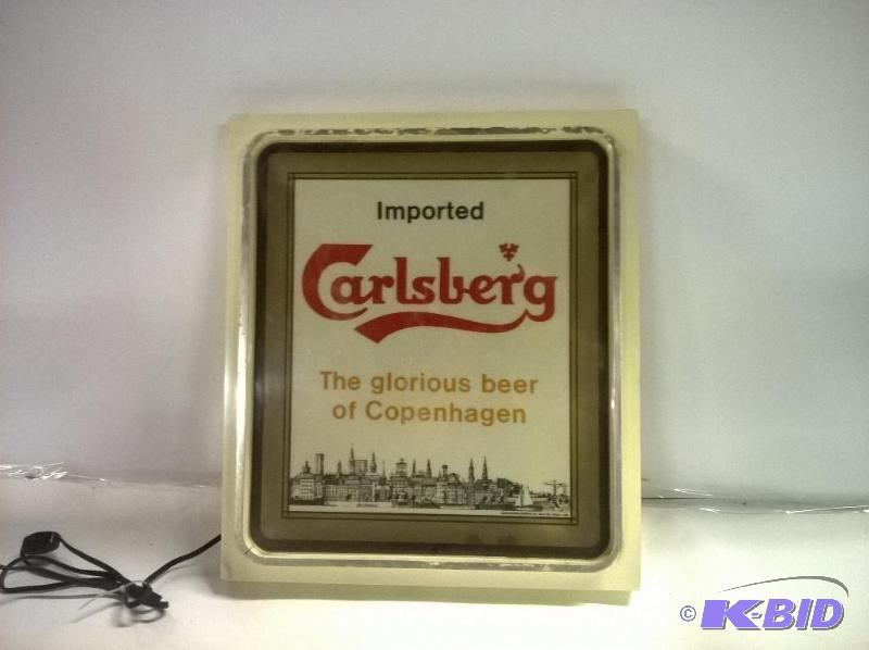 lot 17 image: Carlsberg Light Up Beer Sign