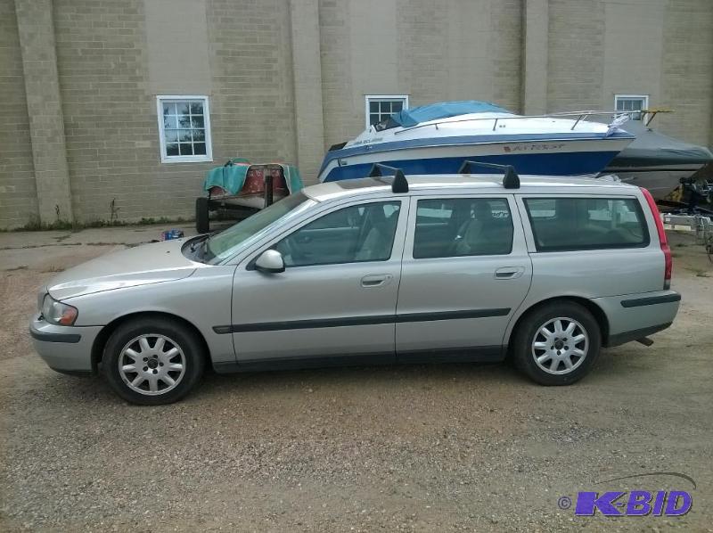 2001 Volvo V70 Station Wagon  CRATE Waconia 154 New Yorker, Volvo, Garage Signs  KBID