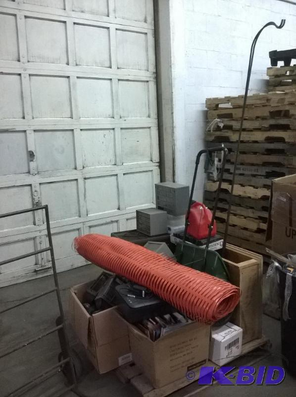 lot 28 image: Pallet Lot of Unsold & Unclaimed Items