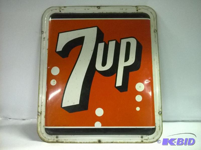 lot 7 image: 7up Metal Sign