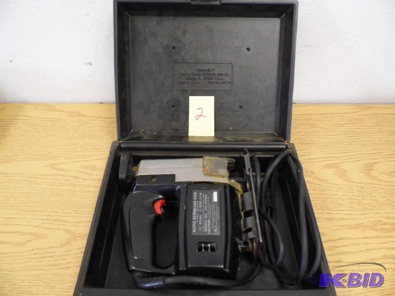 lot 2 image: Craftsman Auto Scoller Saw